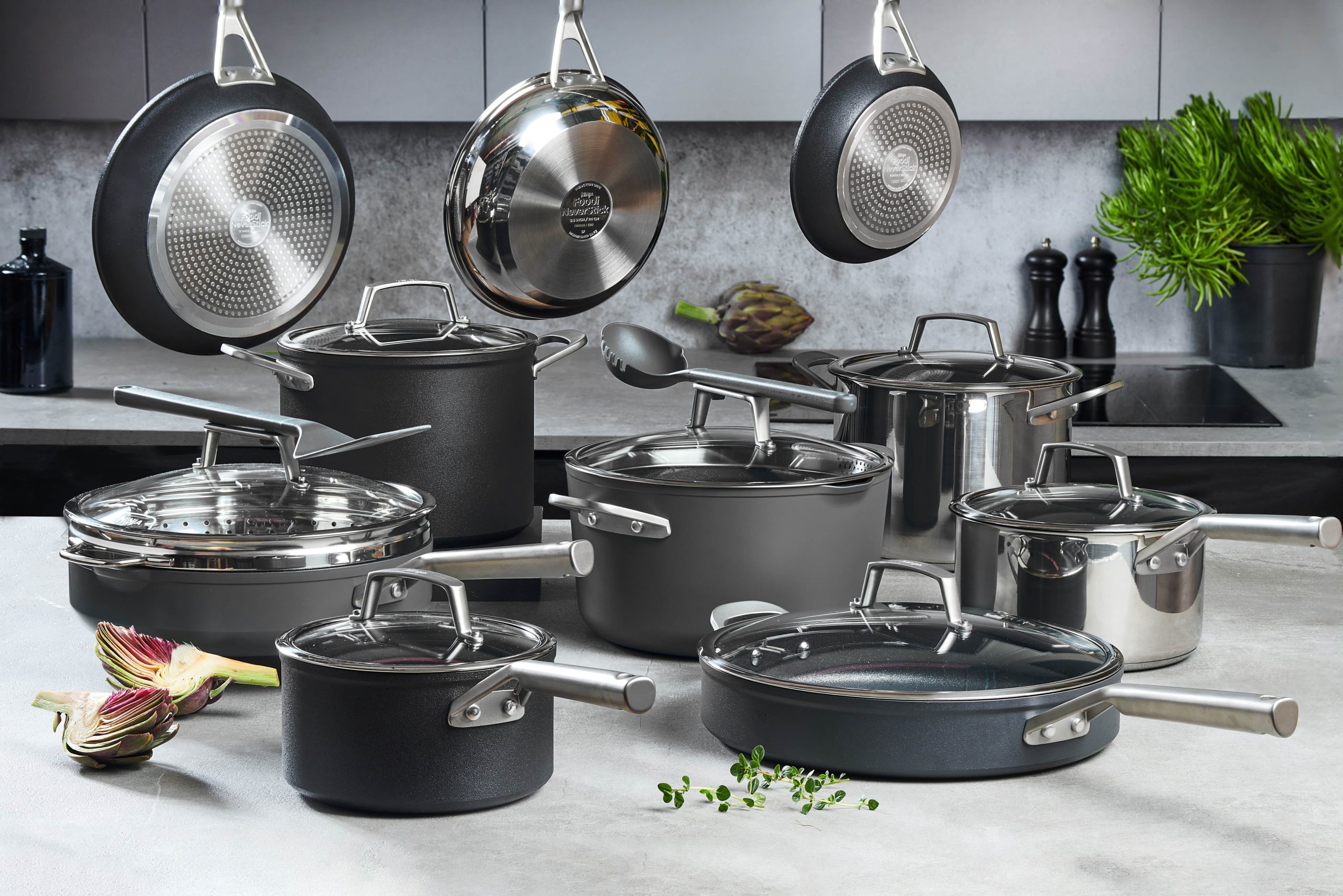 כלי בישול וסכינים